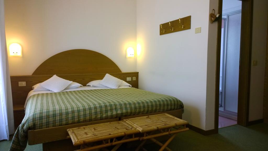 La Felce Bed & Breakfast Carisolo Room photo